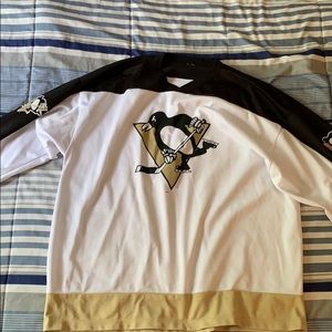 Pittsburgh penguins hockey jersey.